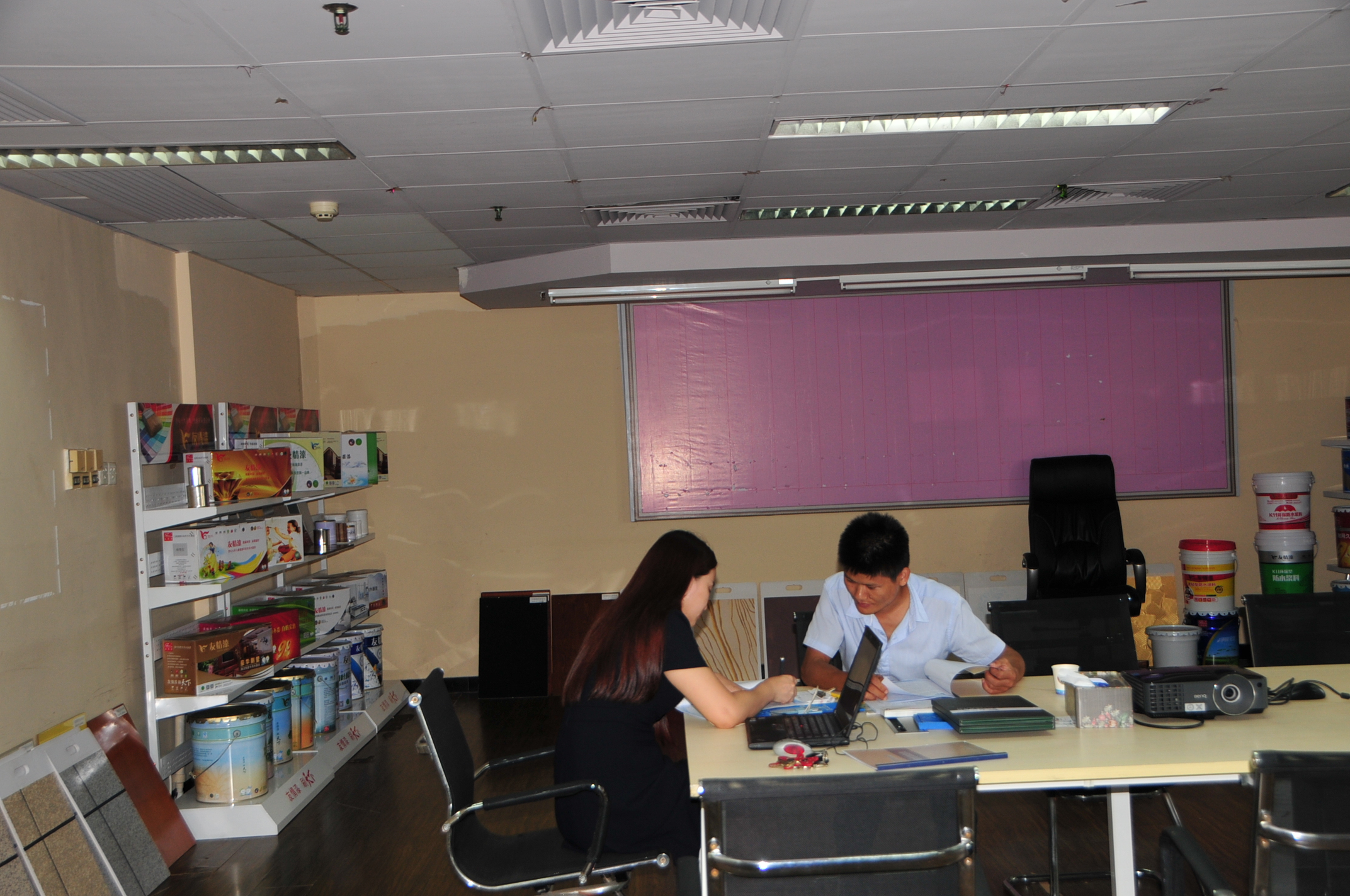 客戶信任支持,激勵(lì)友情漆追求不已 客戶信任支持,激勵(lì)友情漆追求不已