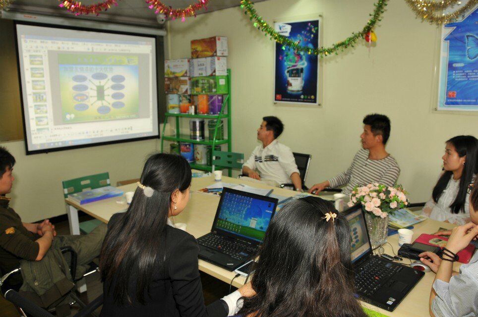 友情漆加強(qiáng)培訓(xùn)服務(wù)，提升加盟商經(jīng)營能力