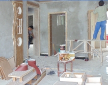 冒高溫戰(zhàn)酷暑,友情漆代理確保工程按時(shí)完工 冒高溫戰(zhàn)酷暑,友情漆代理確保工程按時(shí)完工