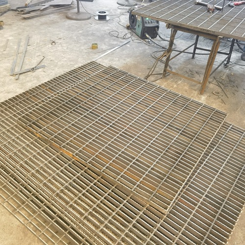 鋼格板是怎么做到防滑又安全的？